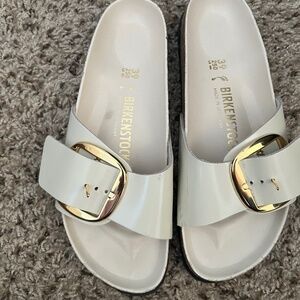Birkenstock single strap big buckle off white/cream